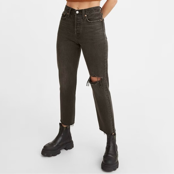 LAST CHANCE | Levi’s Straight Leg Jeans - Picture 7 of 12